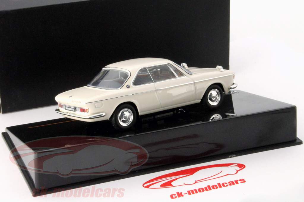 BMW 2000 CS 年 1970 米色 1:43 Ixo