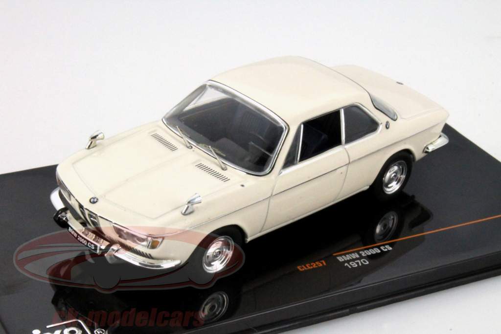 BMW 2000 CS 年 1970 米色 1:43 Ixo