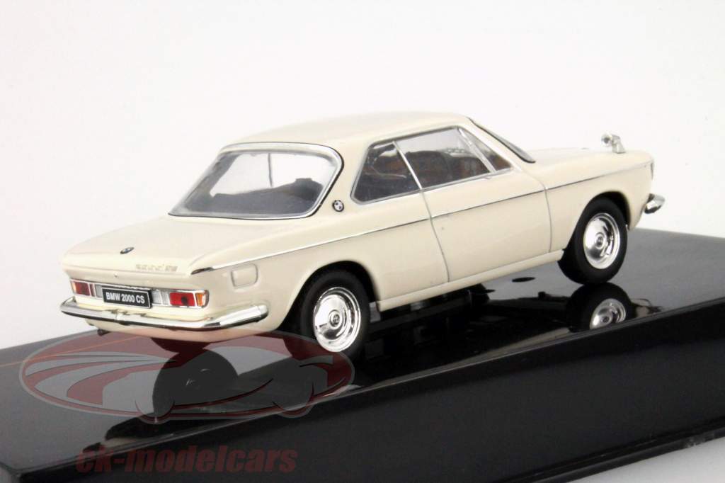 BMW 2000 CS 年 1970 米色 1:43 Ixo