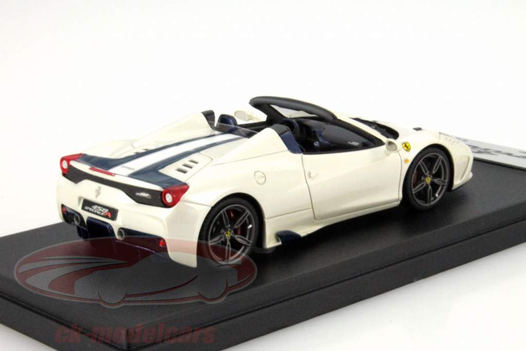 Ferrari 458 Speciale A blanc avec blanc / bleu Bande 1:43 LookSmart