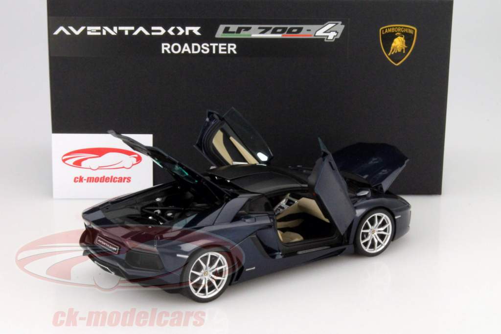 AUTOart 1:18 Lamborghini Aventador LP700-4 Roadster Bj. 2013