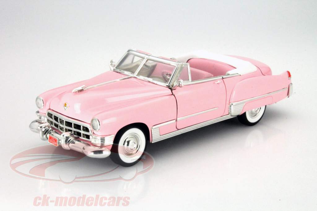 ミニカー Cadillac 1949 Coupe de Ville 1:18 1949 Cadillac Coupe DeVille 1:18-Scale Diecast Car Featuring