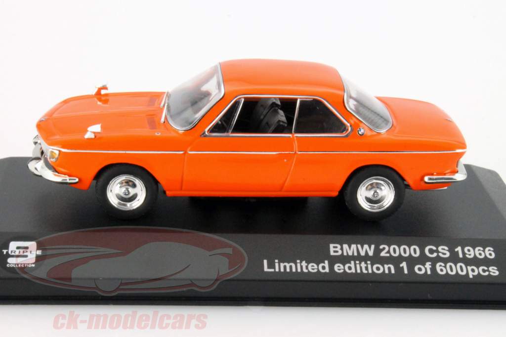 BMW 2000 CS Année 1966 orange 1:43 Triple9
