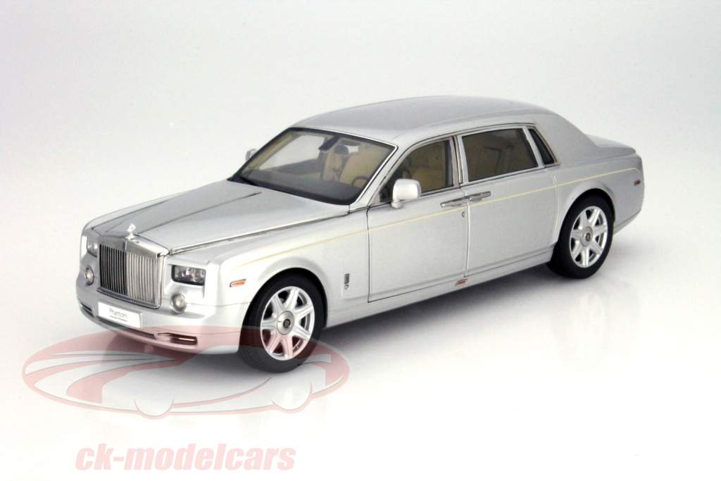 Rolls Royce Phantom EWB Baujahr 2012 silber 1:18 Kyosho