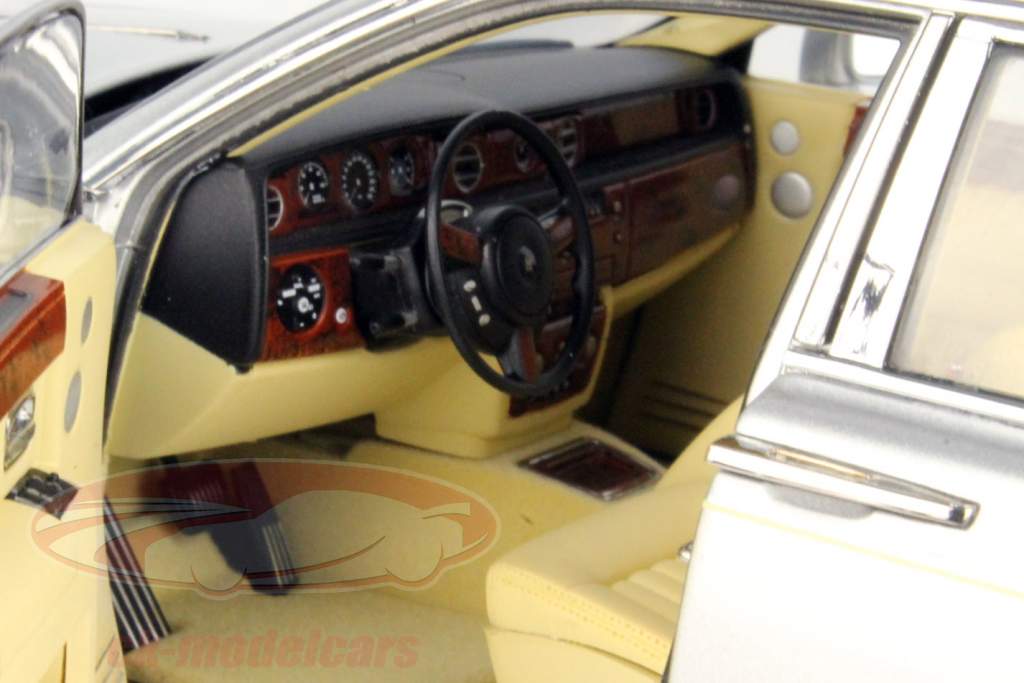 Rolls Royce Phantom EWB año 2012 plata 1:18 Kyosho