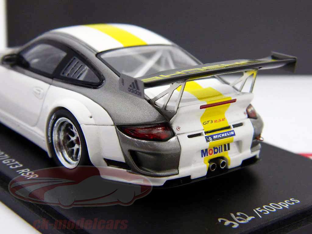Porsche 911 GT3 RSR 2011 1:43 Presentación Spark