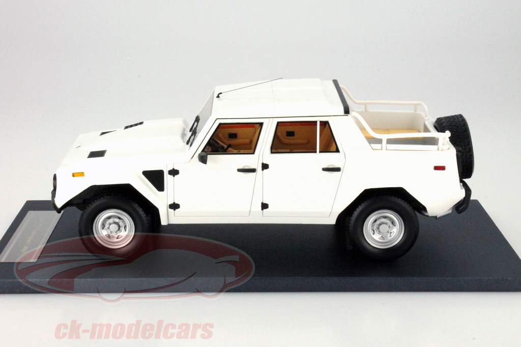 Lamborghini LM 002 Ano 1987 branco 1:18 CMF