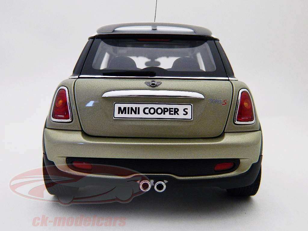 Mini Cooper S silber / silver metallic Bj. 2006 1:18 AA
