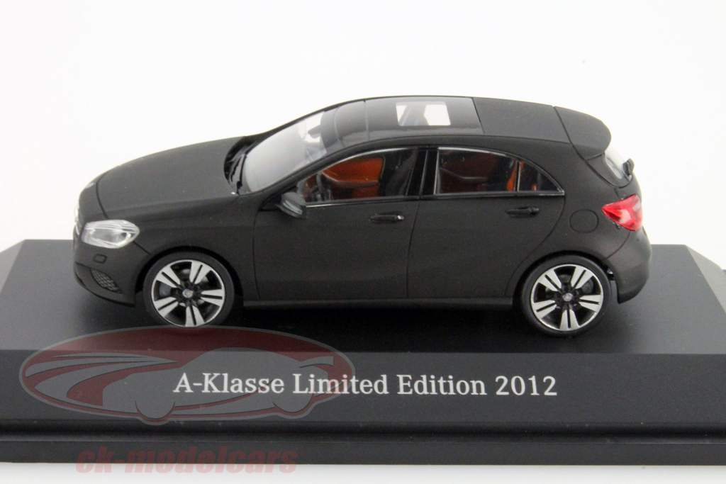 Mercedes-Benz A-Klasse År 2012 mat sort 1:43 Schuco