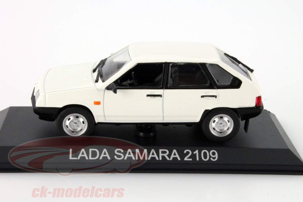 Lada Samara 2109 wit 1:43 Altaya