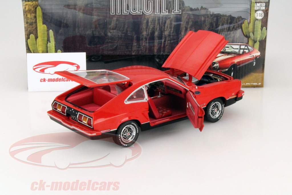 Ford Mustang II Mach 1 år 1976 rød / sort 1:18 Greenlight