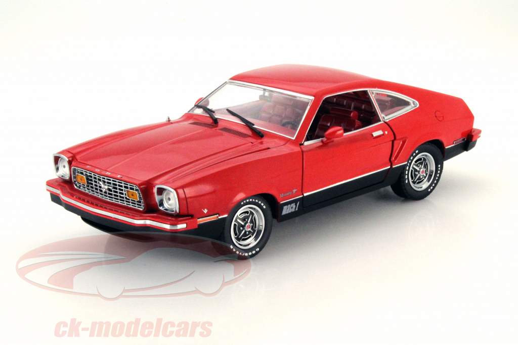 Ford Mustang II Mach 1 год 1976 красный / черный 1:18 Greenlight