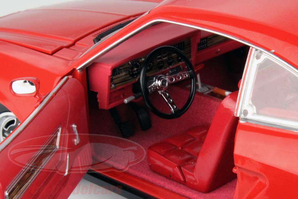 Ford Mustang II Mach 1 год 1976 красный / черный 1:18 Greenlight