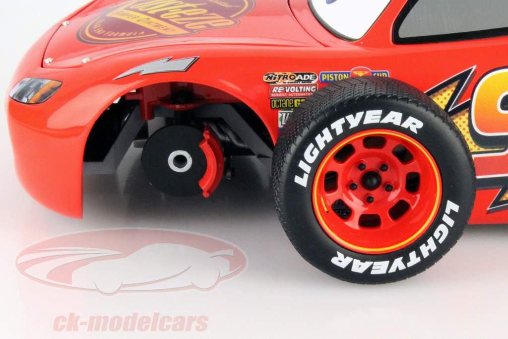 Lightning McQueen от  Дисней Фильм Автомобилей с Витрина красный / желтый 1:18 Schuco