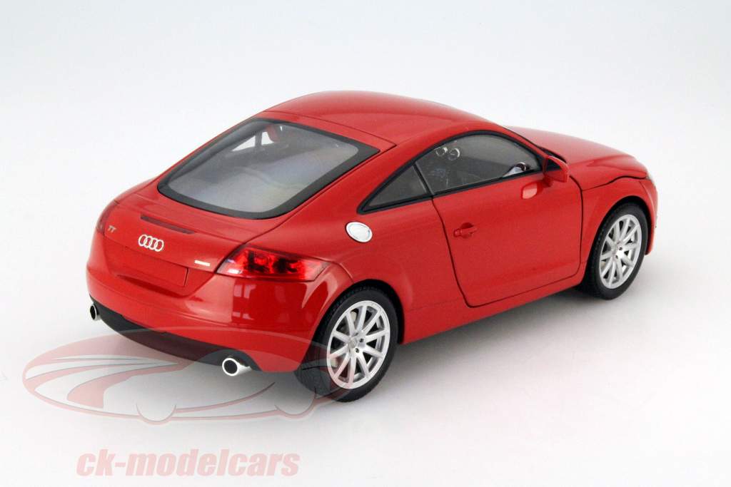 ミニチャンプス AUDI TT ROADSTER 2006 AUTOart Minichamps 1:18 Audi TT Roadster Year 2006 red 100015021