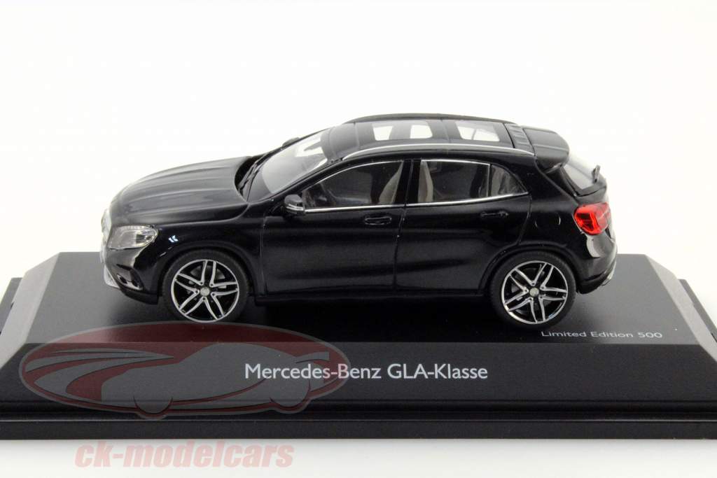 梅赛德斯 - 奔驰 GLA 级 (X156) 黑色 1:43 舒克 Schuco