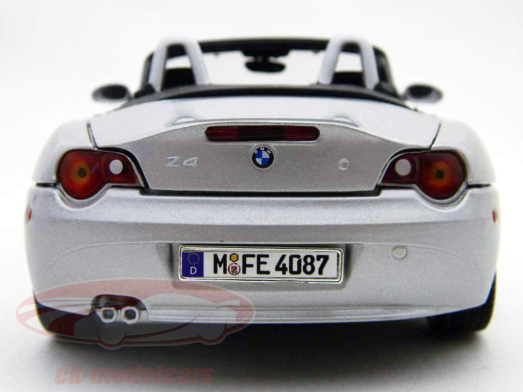 BMW Z4 3.0I silber / silver metallic 1:18 Solido