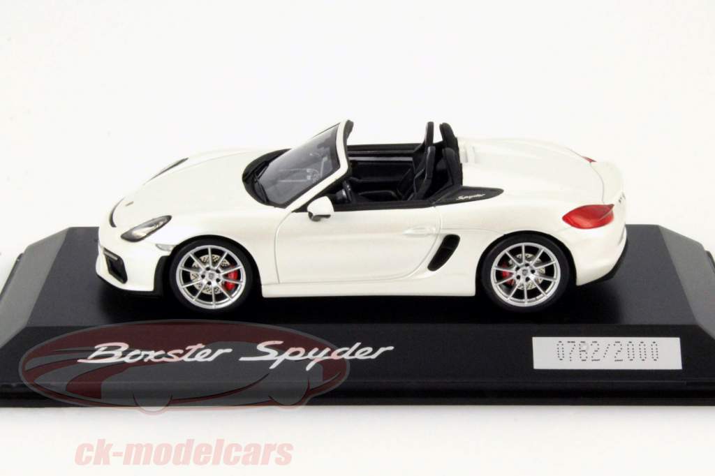 Porsche Boxster Spyder (981) wit 1:43 Spark