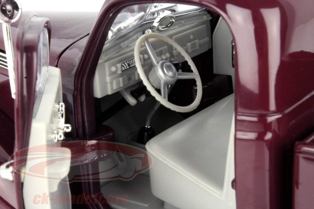 Studebaker Coupe Express Pick Up Año 1937 burdeos 1:18 Yatming