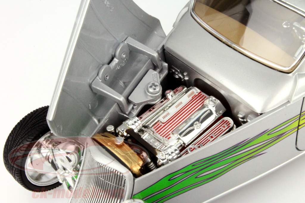 Ford Coupe 年 1933 銀 1:18 Yatming