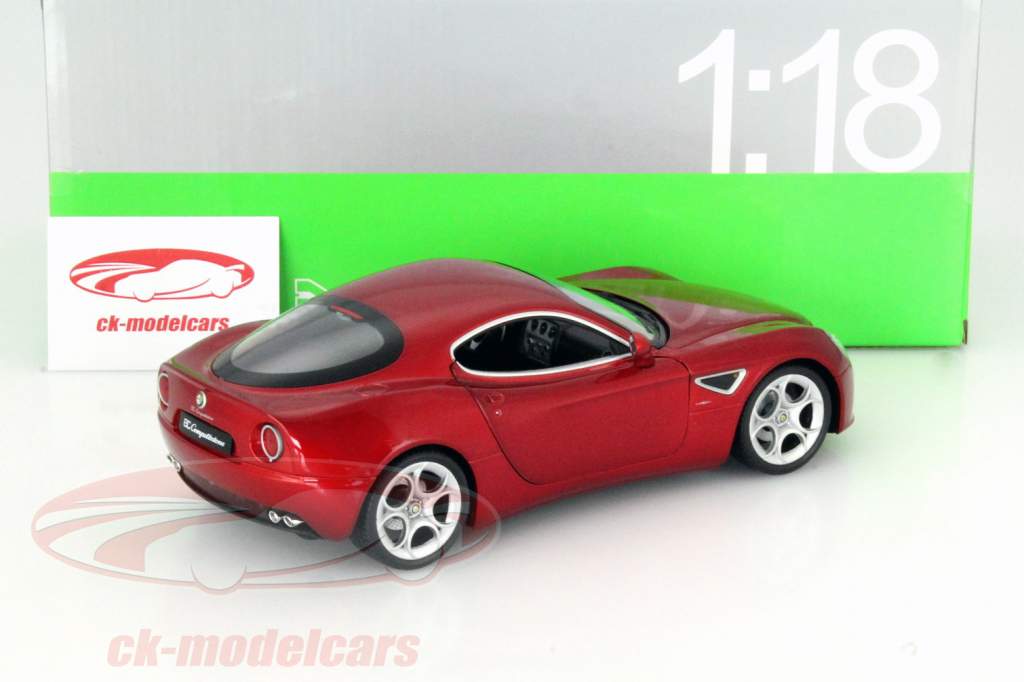 Welly 1:18 Alfa Romeo 8C Competizione red 18013W model car