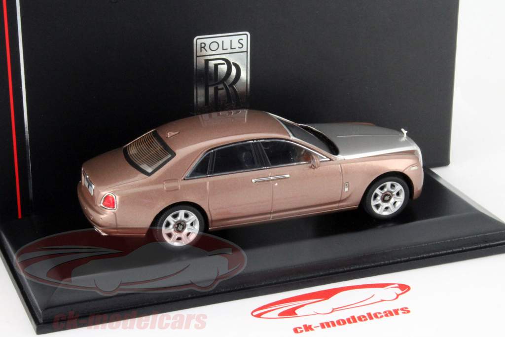 Rolls Royce Ghost Year 2009 palrose / silver 1:43 Ixo