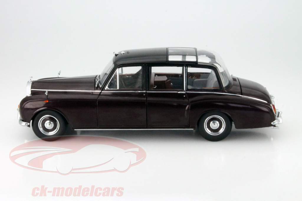 Rolls Royce Phantom VI Queen Version dark red / black 1:18 CMF