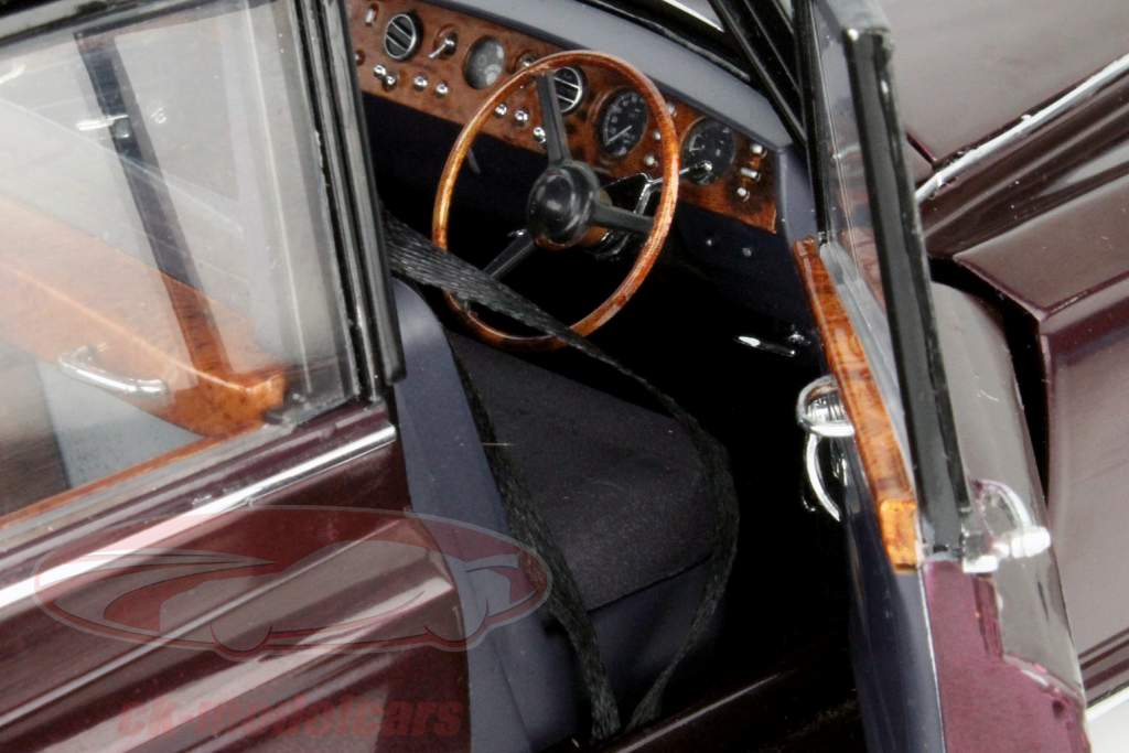 Rolls Royce Phantom VI Dronning Version mørk rød / sort 1:18 CMF