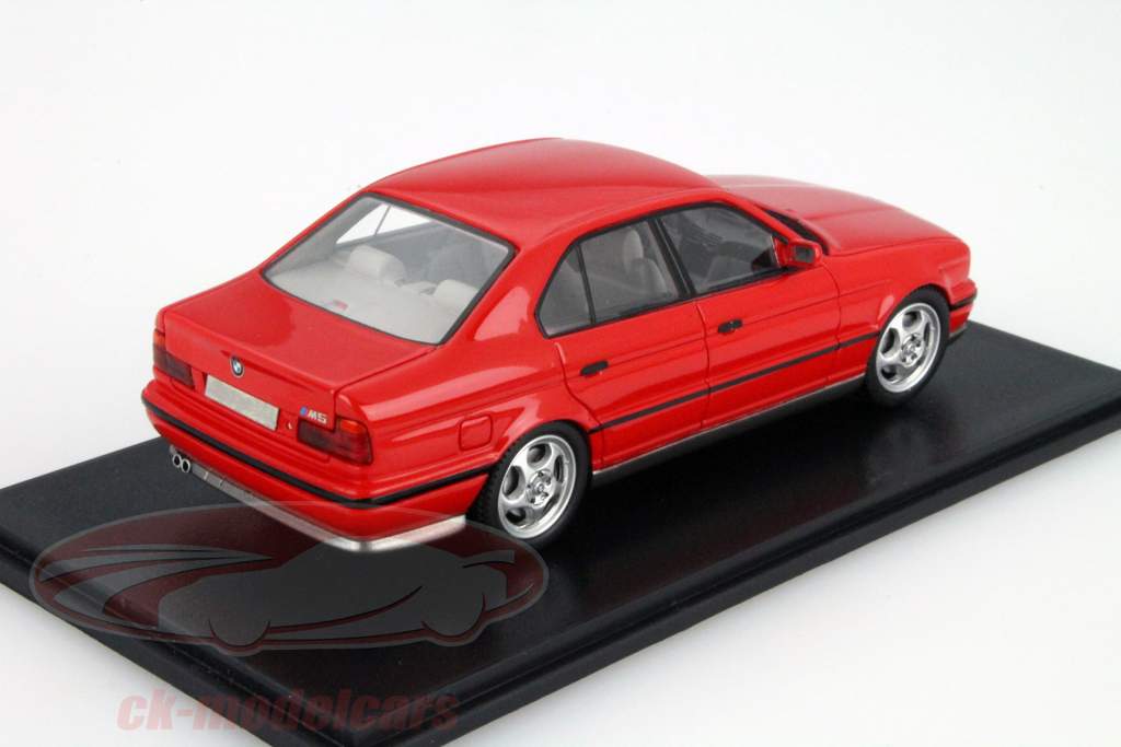 BMW M5 (E34) 1/43 スケールモデル Neo 1:43 BMW M5 (E34) red NEO43314 model car NEO43314 200619
