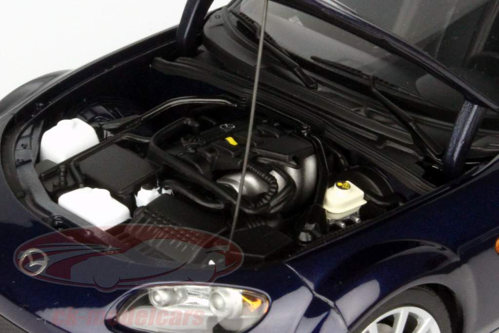 Mazda MX-5 ダークブルー 1/18スケール AUTOart 1:18 Mazda MX-5 Roadster Year 2006 US Version dark