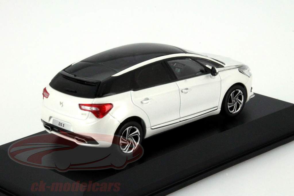 シトロエンDS5 2015年パールホワイト1：43 Norev