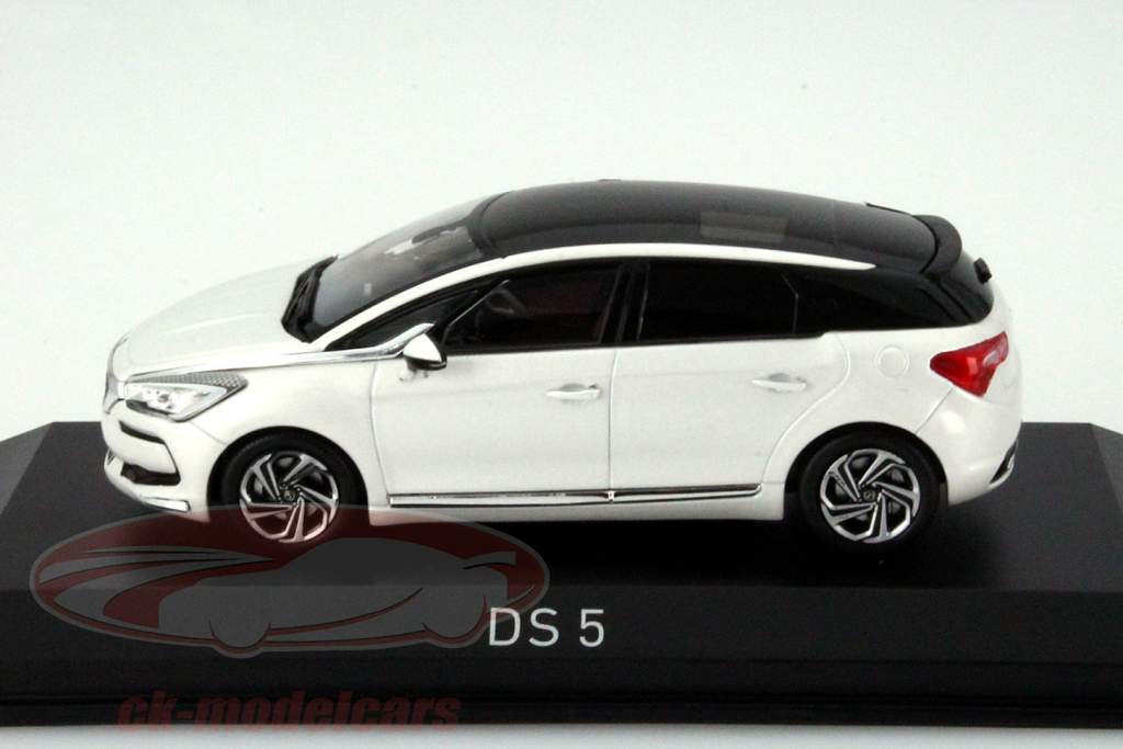 シトロエンDS5 2015年パールホワイト1：43 Norev