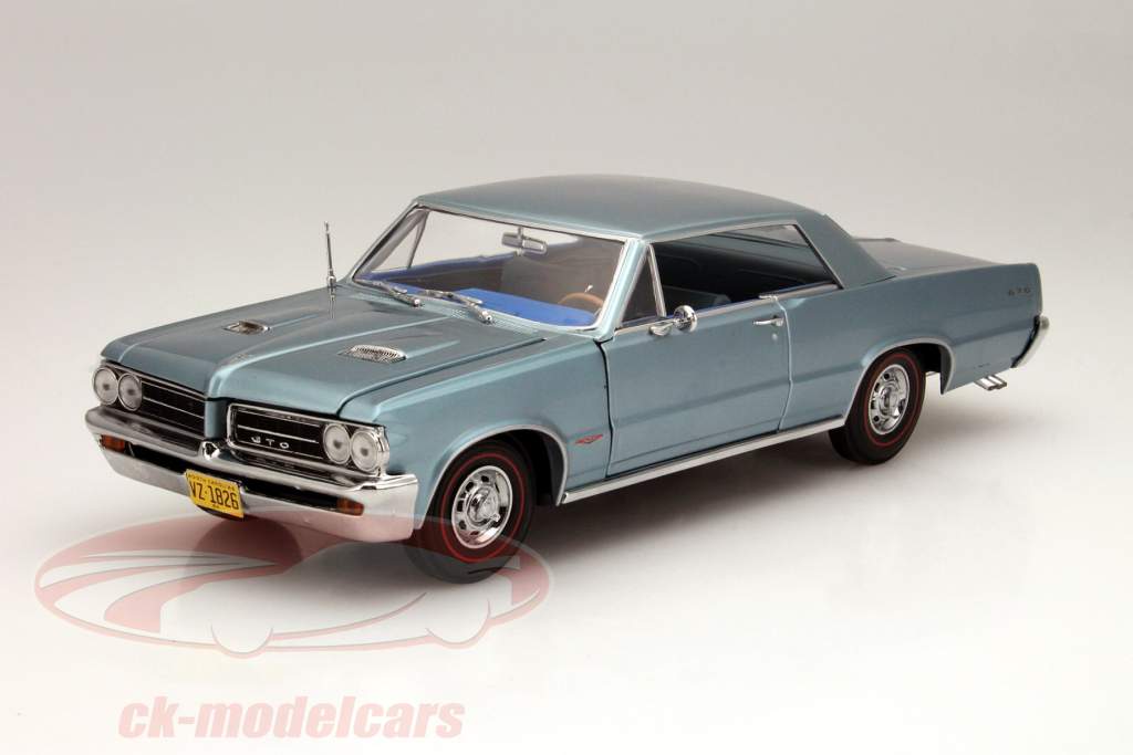 SUNSTAR PONTIAC 1964' 1/18 ポンティアックGTO 1/18 SS Sunstar 1964 Pontiac GTO (Green) Diecast Car Model