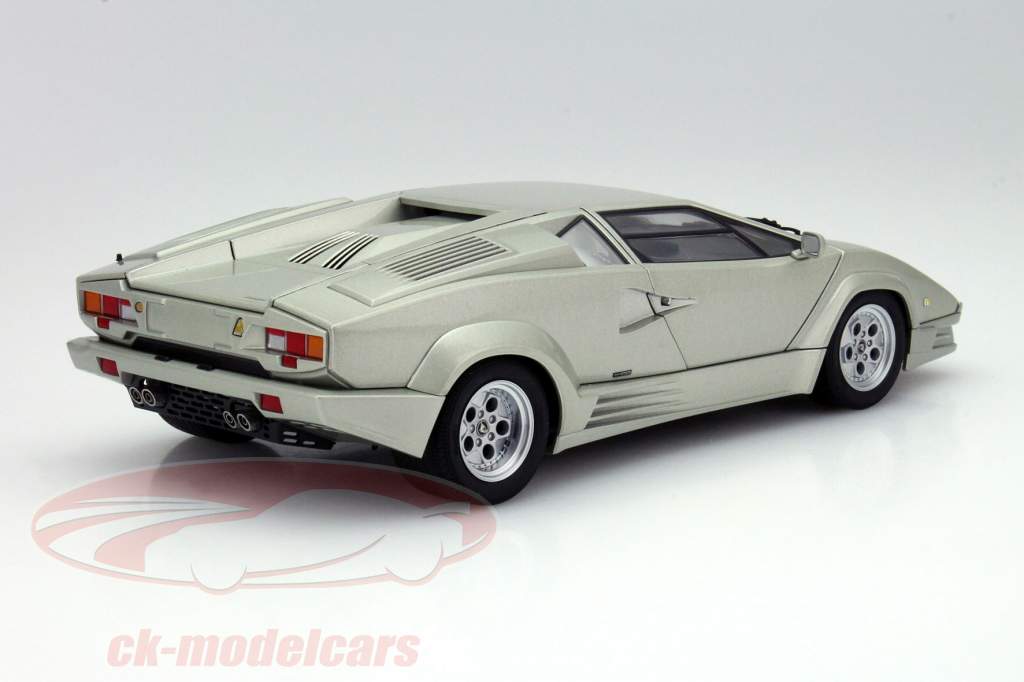 Lamborghini Countach 25th Anniversary издание 1990 серебристый металлик 1:18 Autoart