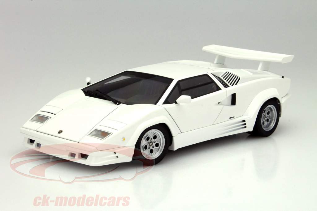 Lamborghini Countach 25th Anniversary Edition Baujahr 1988 weiß 1:18 AUTOart