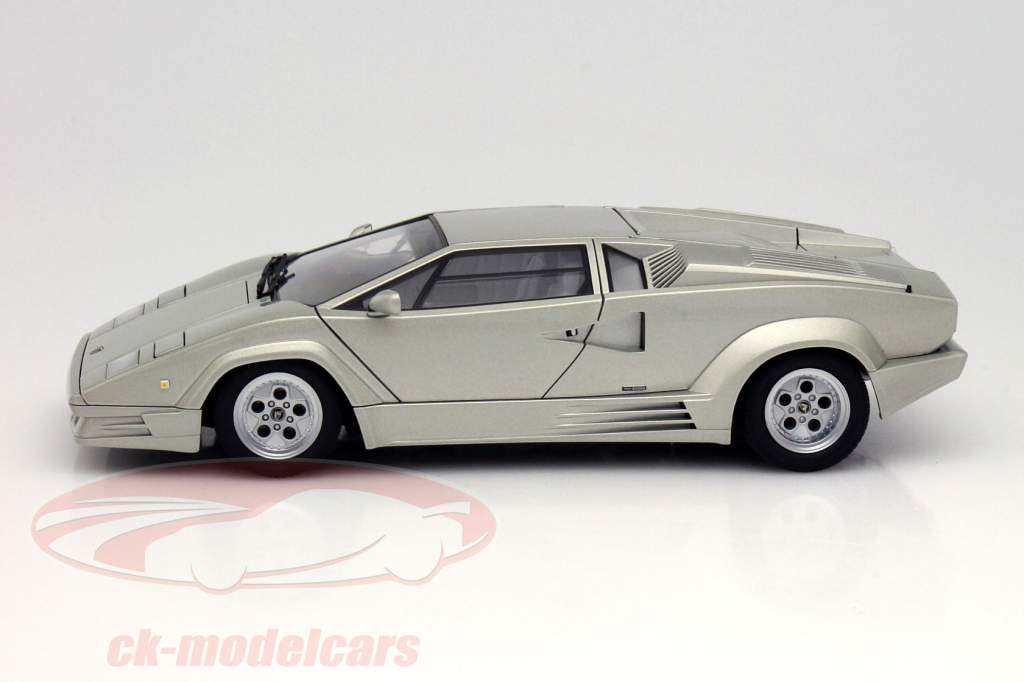 Lamborghini Countach 25th Anniversary издание 1990 серебристый металлик 1:18 Autoart