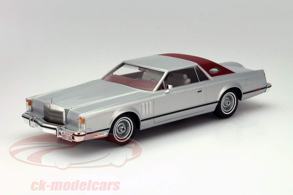 林肯大陆马克5跑车年份1978银/黑色1:18的BoS模型