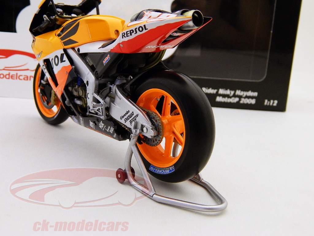 ミニチャンプス Honda RC211V Nicky Hayden 1:12 s-l1200.jpg