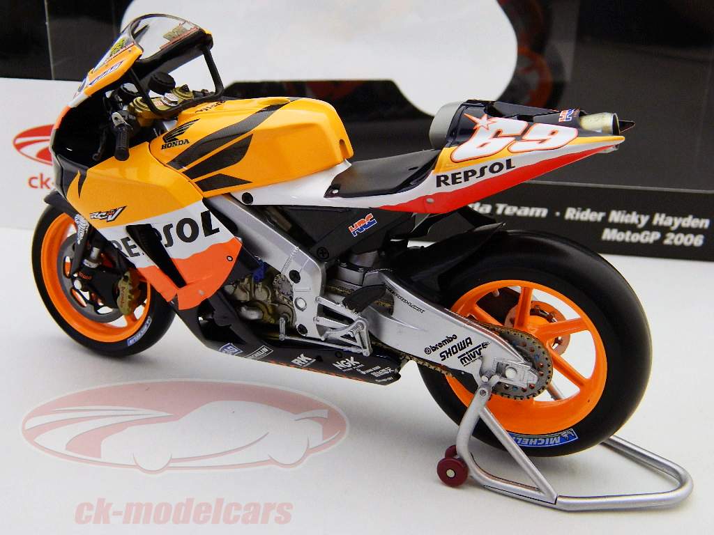 ミニチャンプス Honda RC211V Nicky Hayden 1:12 s-l1200.jpg