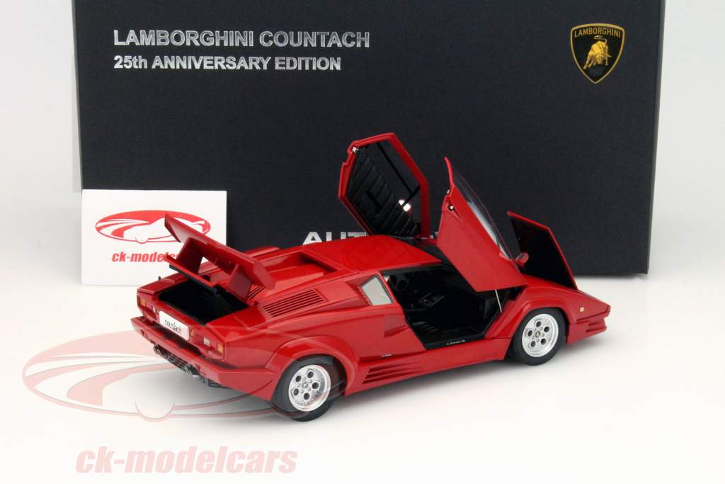Lamborghini Countach 25th Anniversary издание 1988 1:18 красный Autoart