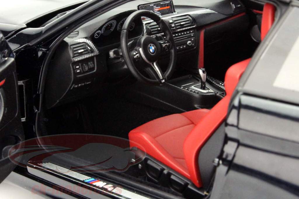 宝马 M4 (F82) 轿跑车 2014年 黑/ 亚光黑色 1:18 ParagonModels