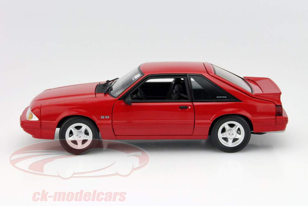 Ford Mustang LX Год 1993 красный 1:18 GMP
