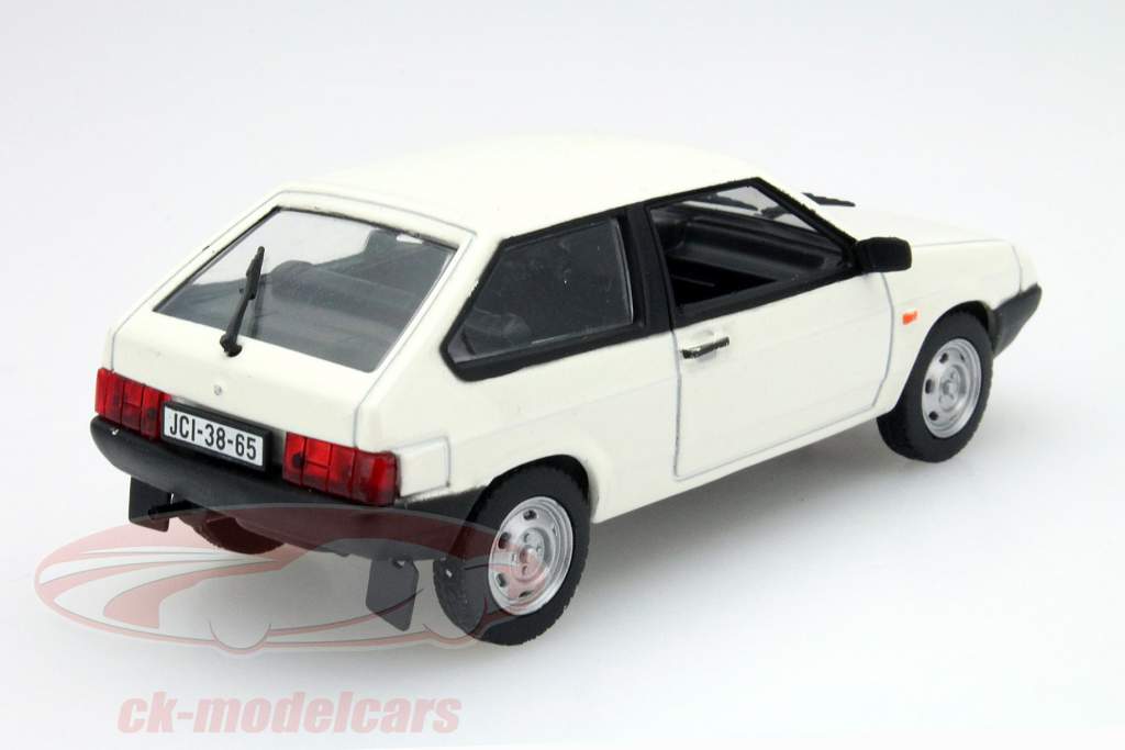 Lada 2108 Samara ホワイト 1:43 Altaya