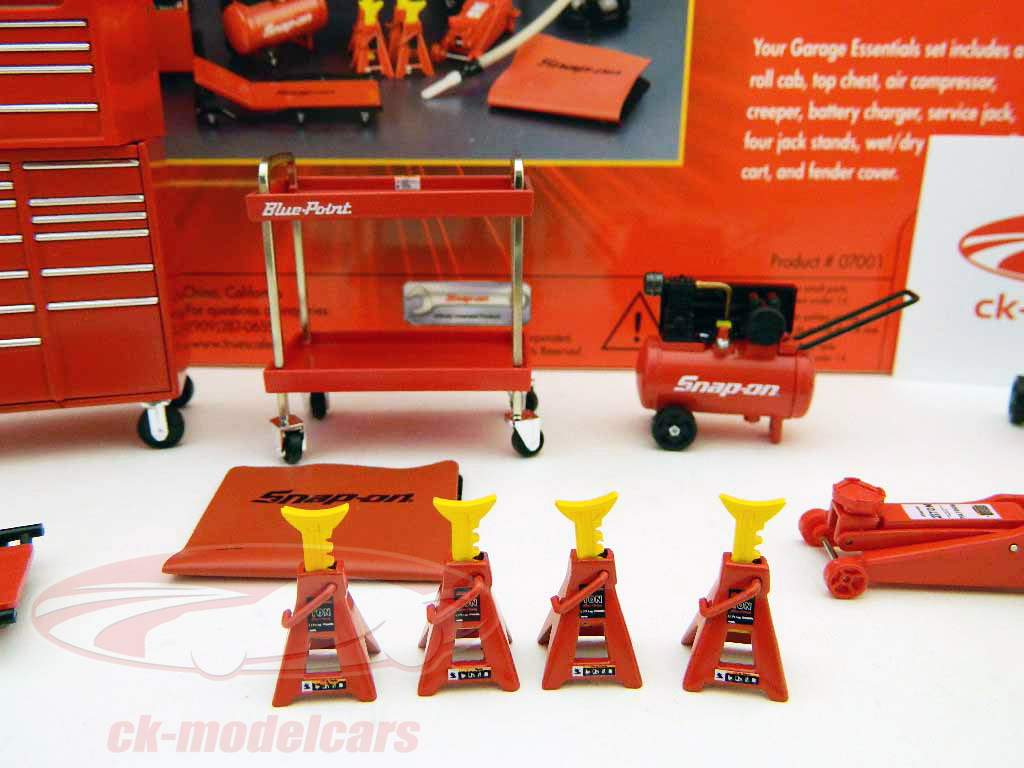 Snap-on Garage Essentials Set, Accessory Set 1:18 Miniatures TrueScale