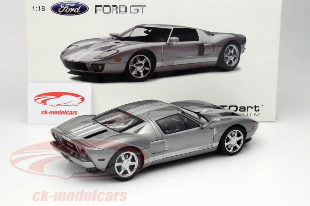 Ford GT 年 2004 グレー / 銀 1:18 AUTOart