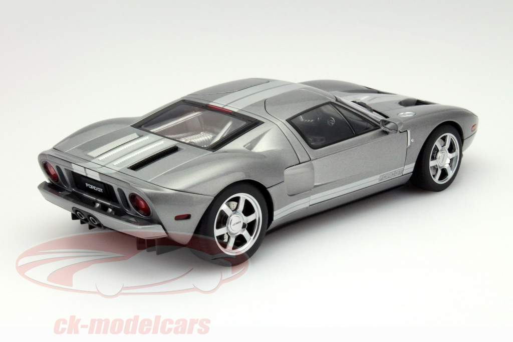 Ford GT 年 2004 グレー / 銀 1:18 AUTOart