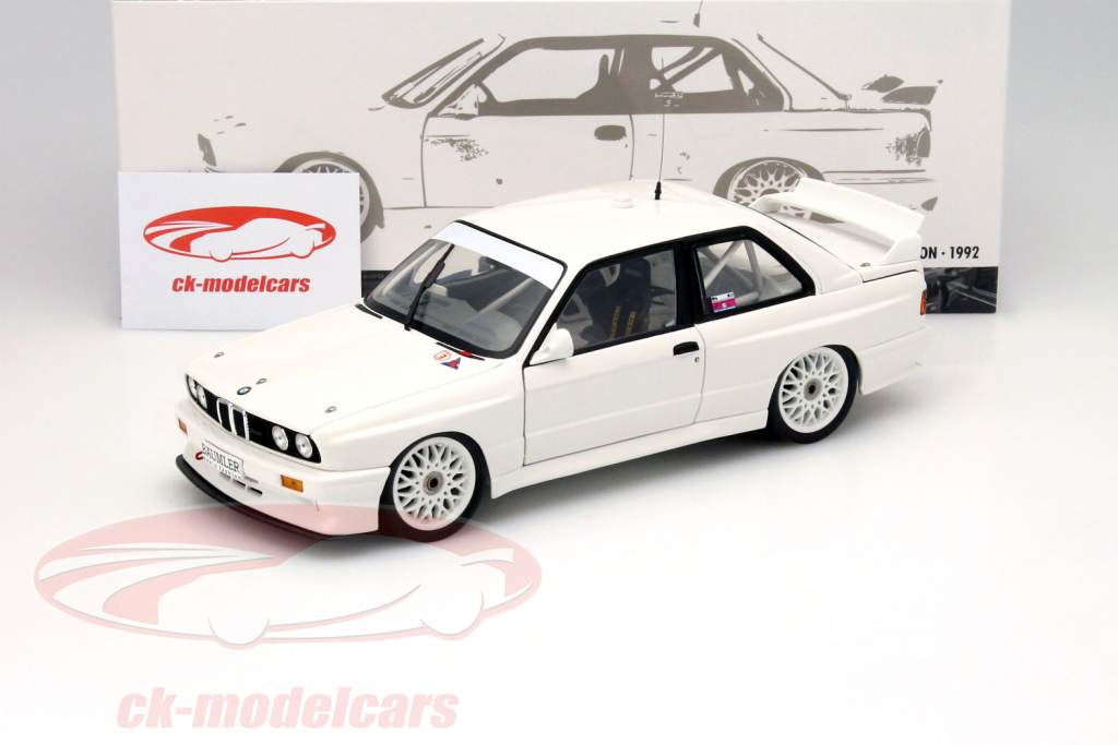 BMW M3 (E30) Plain Body Version Année 1992 Blanc 1:18 Minichamps