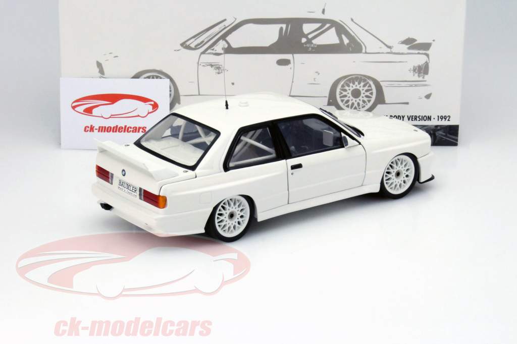 BMW M3 (E30) Plain Body Version Год 1992 Белый 1:18 Minichamps