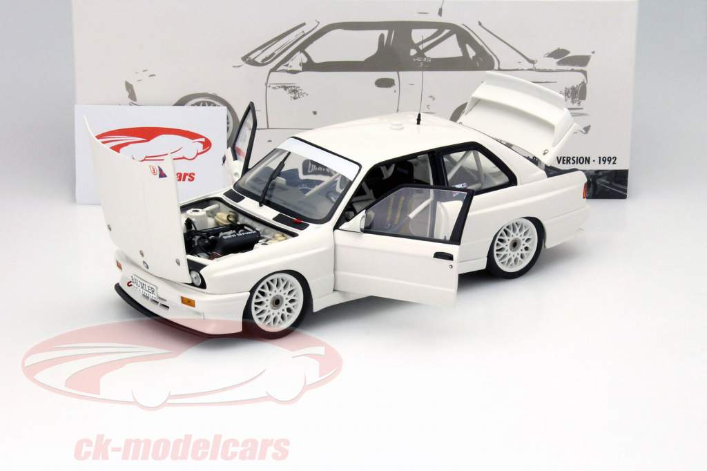 BMW M3 (E30) Plain Body Version Year 1992 White 1:18 Minichamps