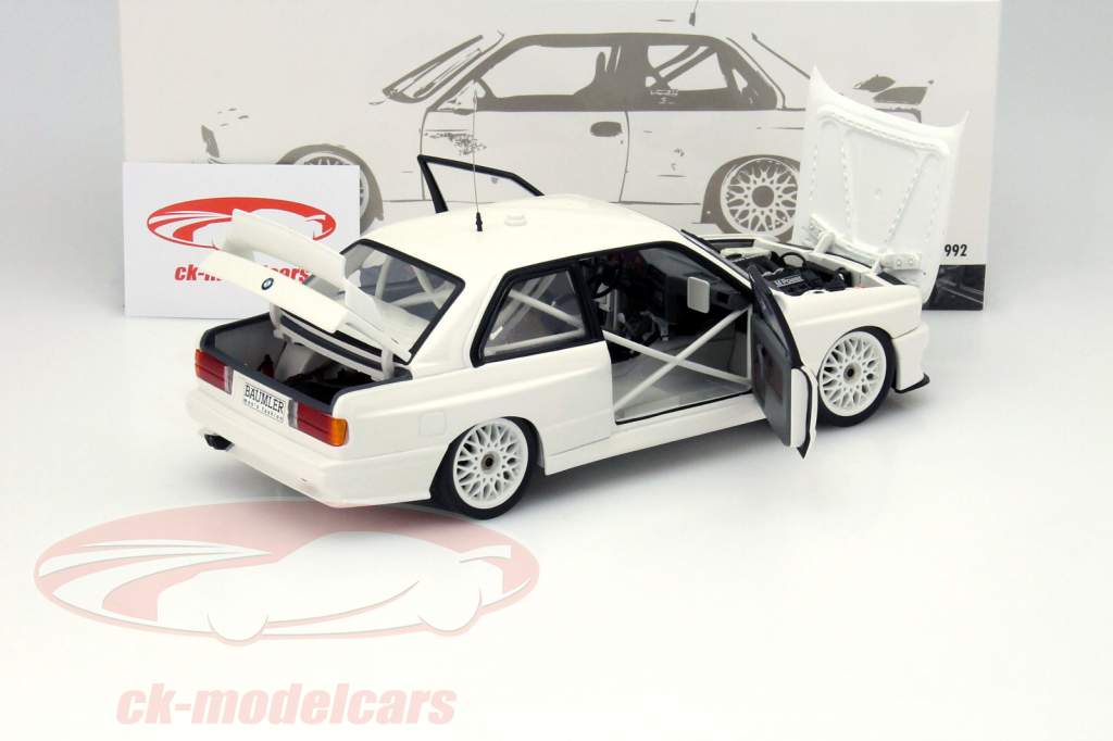 BMW M3 (E30) Plain Body Version Year 1992 White 1:18 Minichamps